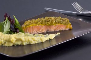 Salmone al forno con panure aromatica