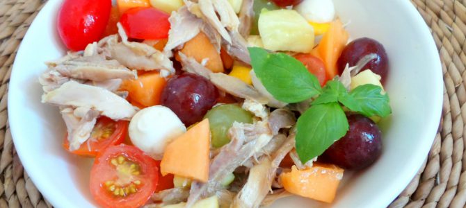 Ricetta della tagliata di pollo con uva in insalata