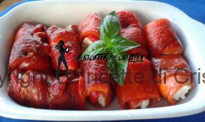involtini di peperoni con acciughe e burrata