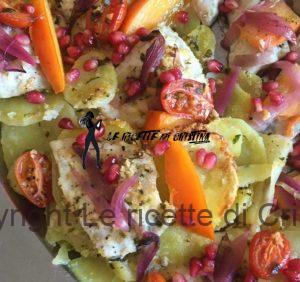 cefalo al forno con cipolle, caki e melograno