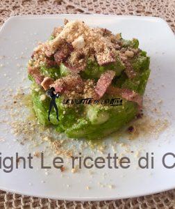 Gnocchi alla crema di broccoli con guanciale e parmigiano di mandorle