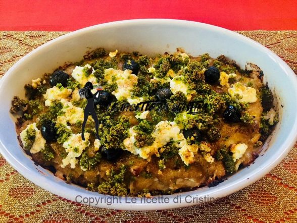 Ricetta dei filetti di sogliola alla siciliana con acciughe, cipollata, ricotta e olive nere Ricetta dei filetti di sogliola alla siciliana con acciughe, cipollata, ricotta e olive nere