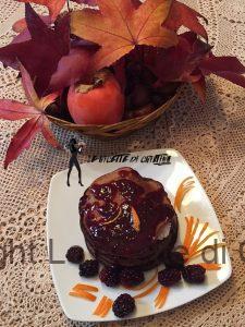 Pancakes di castagne con caprino e composta di more
