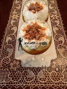 Chantilly con cachi, marrons glacés, cioccolato e crumble di amaretti