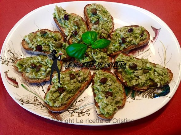 Ricetta delle bruschette con pesce persico, porri e taggiasche Ricetta delle bruschette con pesce persico, porri e taggiasche