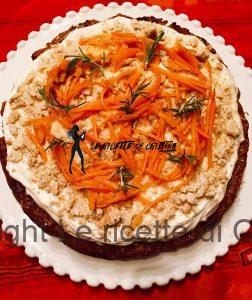 Torta rustica di carote e mele con formaggio di capra e profumo di rosmarino