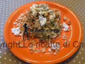 Risotto cacio e pepe ai carciofi con stracciatella e briciole di pane tostato all'aglio