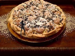 Crostata agli amaretti con crema chantilly allo yogurt greco