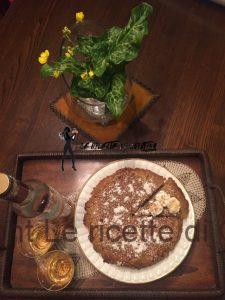 Tarte Tatin gluten-free di riso e mais alle mele con caprino e sciroppo d'acero