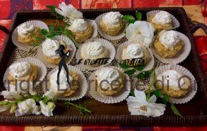 Pastierine alla crema di mandorle con panna