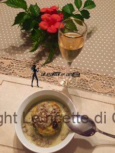 Tortini di patate e salmone in crema di patate e porri con semi tostati