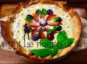 Crostata di susine rosse con Chantilly al basilico e limone