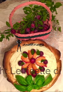 Crostata di susine rosse con crema Chantilly al basilico e limone