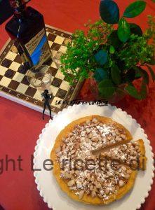 Torta di polenta e ricotta al limone e mandorle con caramello salato