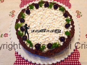 Torta di biscotti al cioccolato con rema bianca al finocchio fresco e mandorla