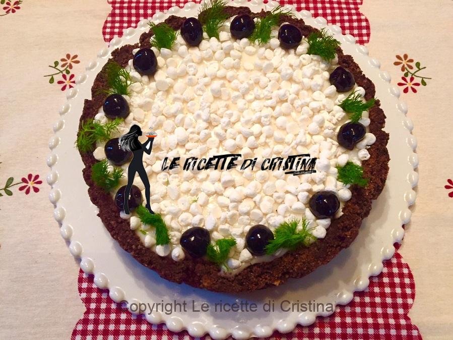 Torta di biscotti al cioccolato con rema bianca al finocchio fresco e mandorla