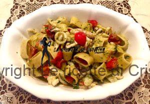 Calamarata con datterini e pesto di rucola