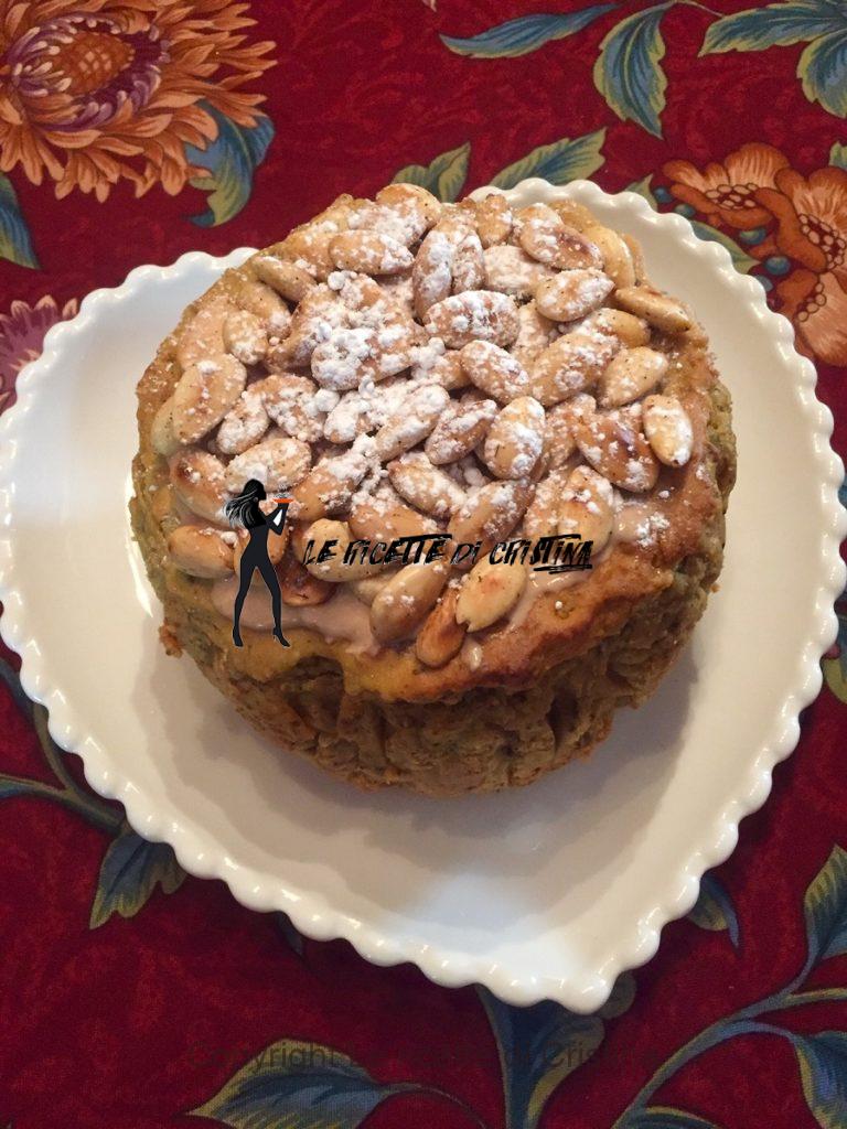 Panettone vegano mandorlato con noci, semi, arancia e mais 