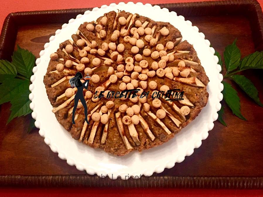 Torta di farro e mele con semi, sciroppo d'acero e sbriciolata di amaretti