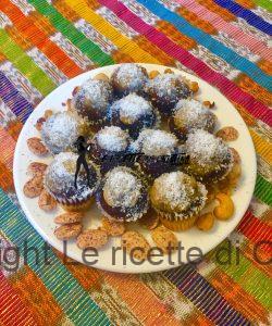 Cupcakes al cioccolato con caramello salato e cocco