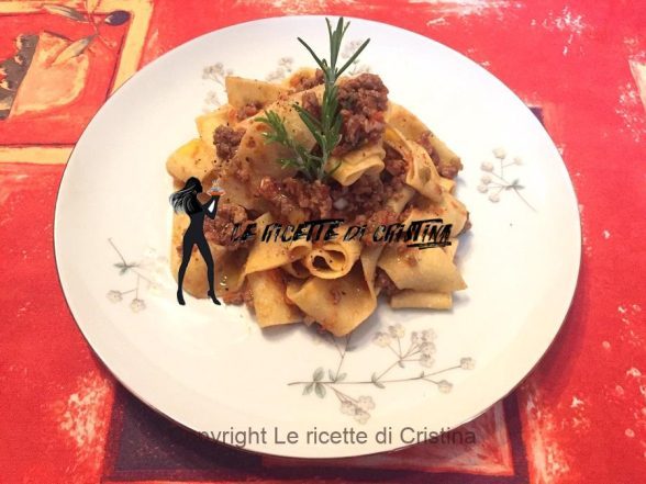 Ricetta delle pappardelle al ragù di Chianina Ricetta delle pappardelle al ragù di Chianina