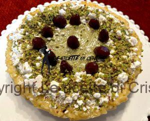 Torta meringata di riso con crema di pistacchio e fragoline