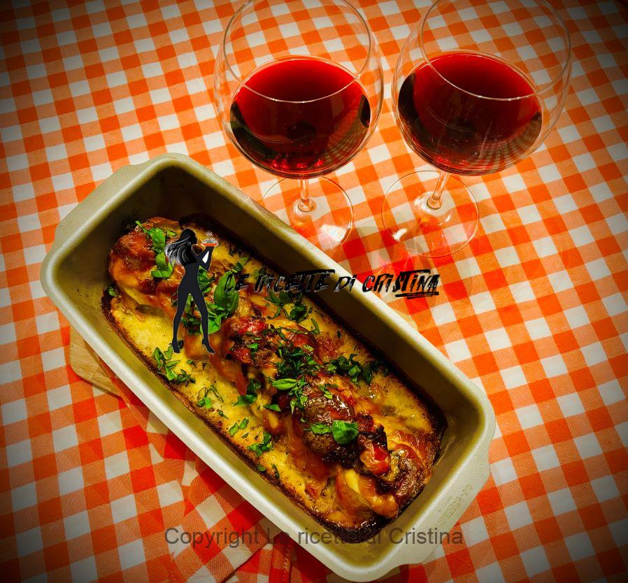 Arrosto di patate e scamorza con chili ai peperoni e besciamella alla curcuma