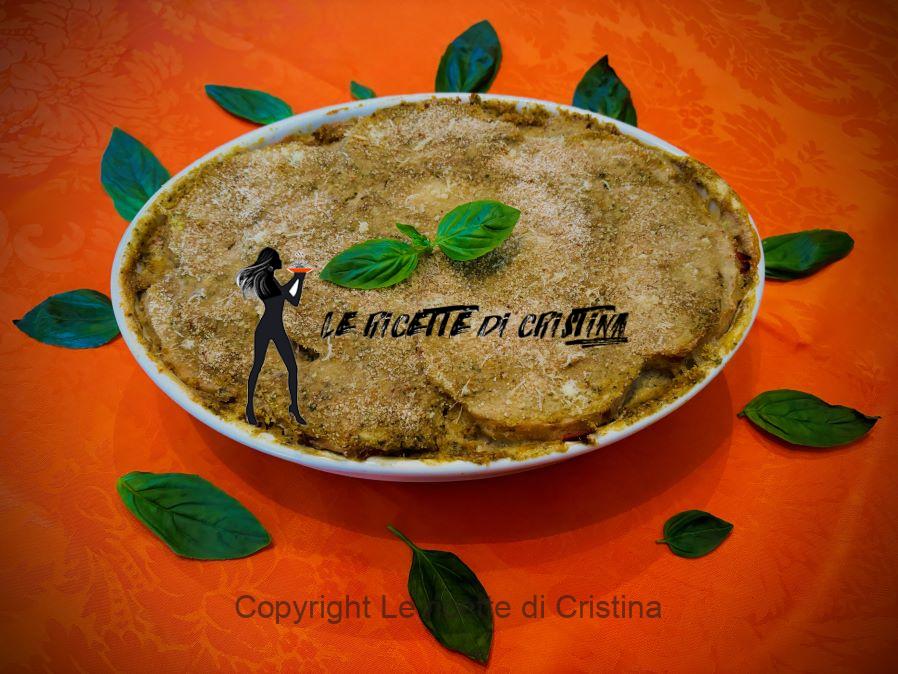 Parmigiana bianca di sedano rapa e patate con besciamella di porcini